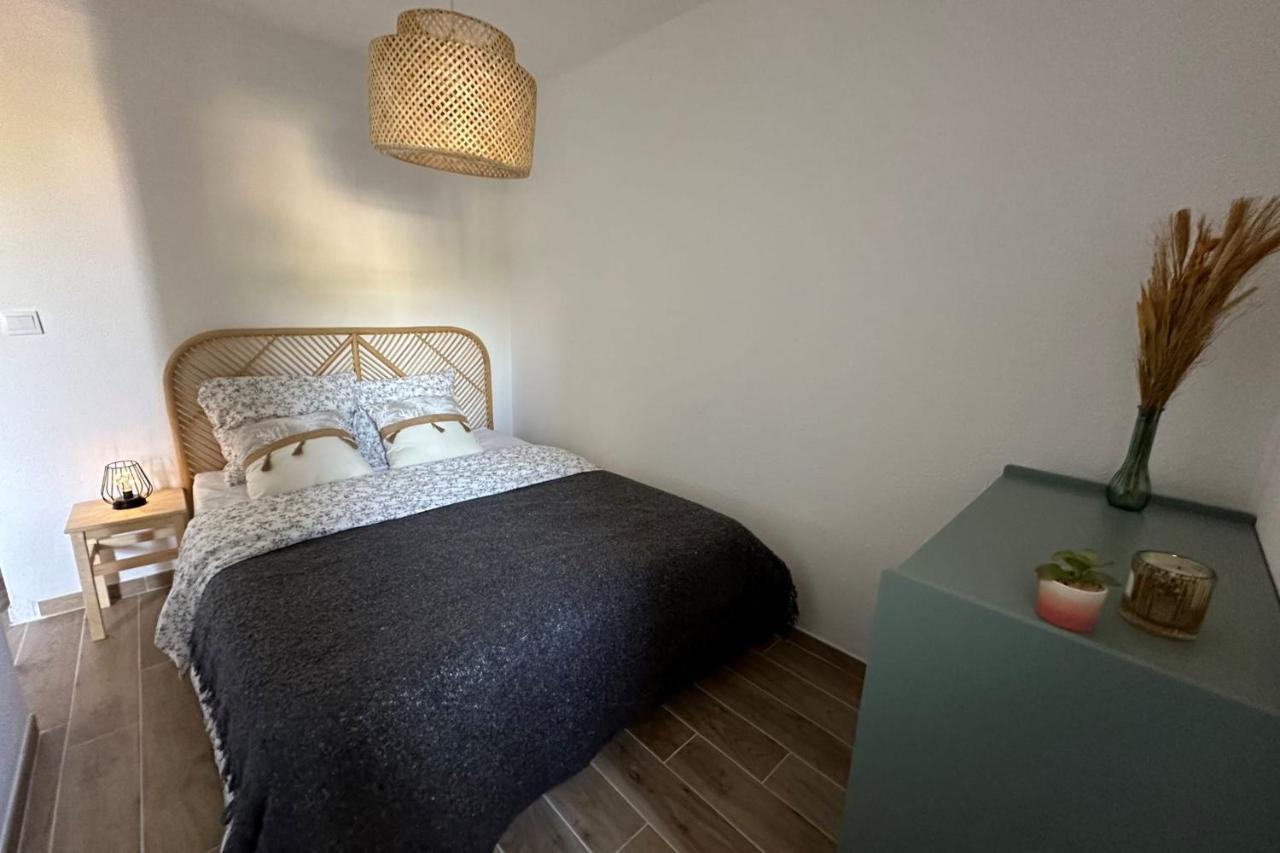 Very Cosy Apartment At 200 M From The Beaches La Londe-les-Maures Luaran gambar